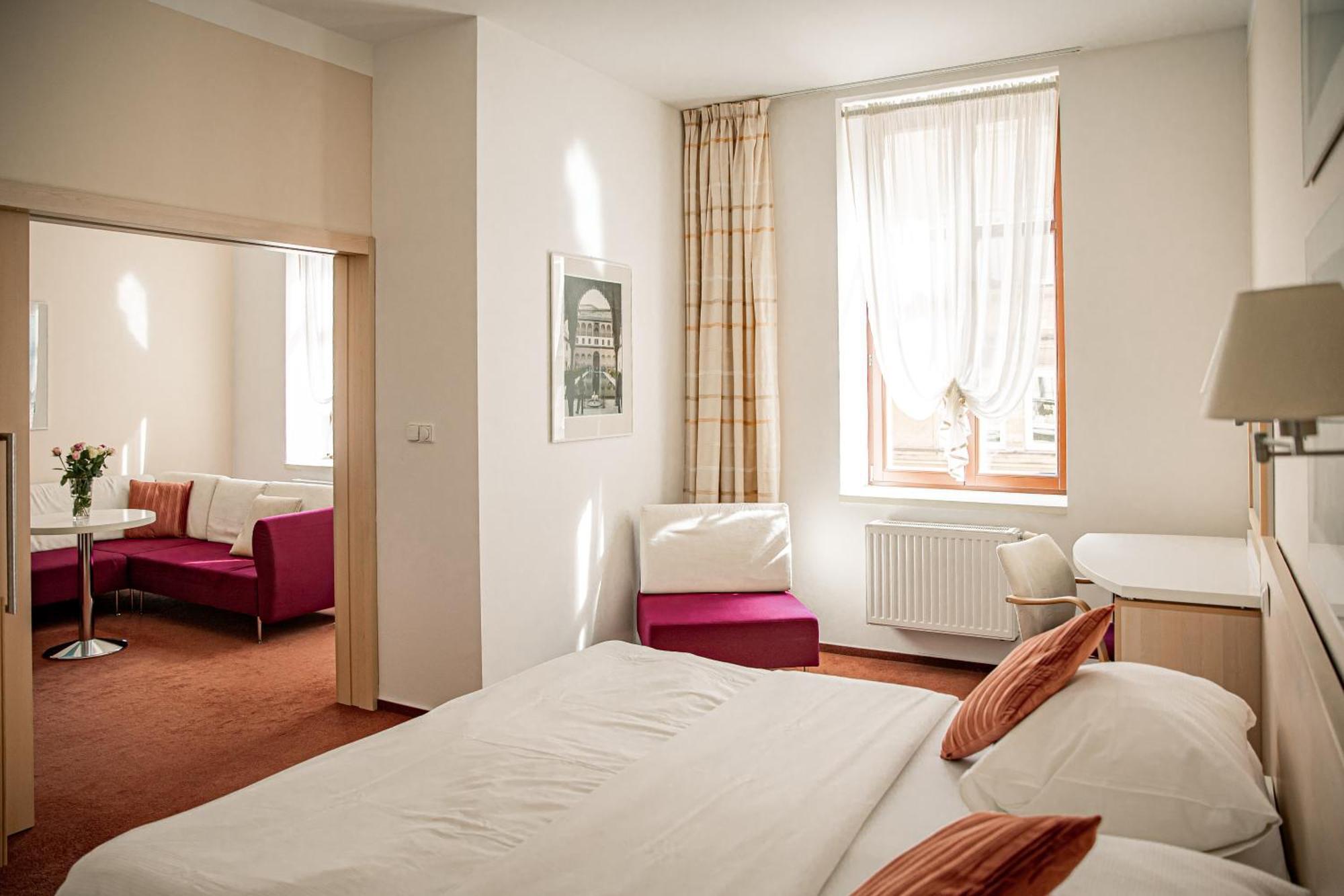 Hotel Iberia Opava Buitenkant foto