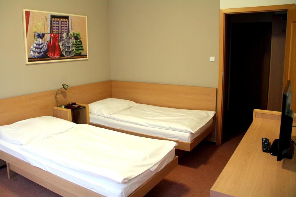 Hotel Iberia Opava Buitenkant foto