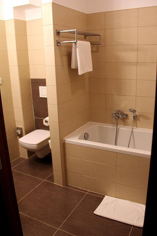 Hotel Iberia Opava Buitenkant foto