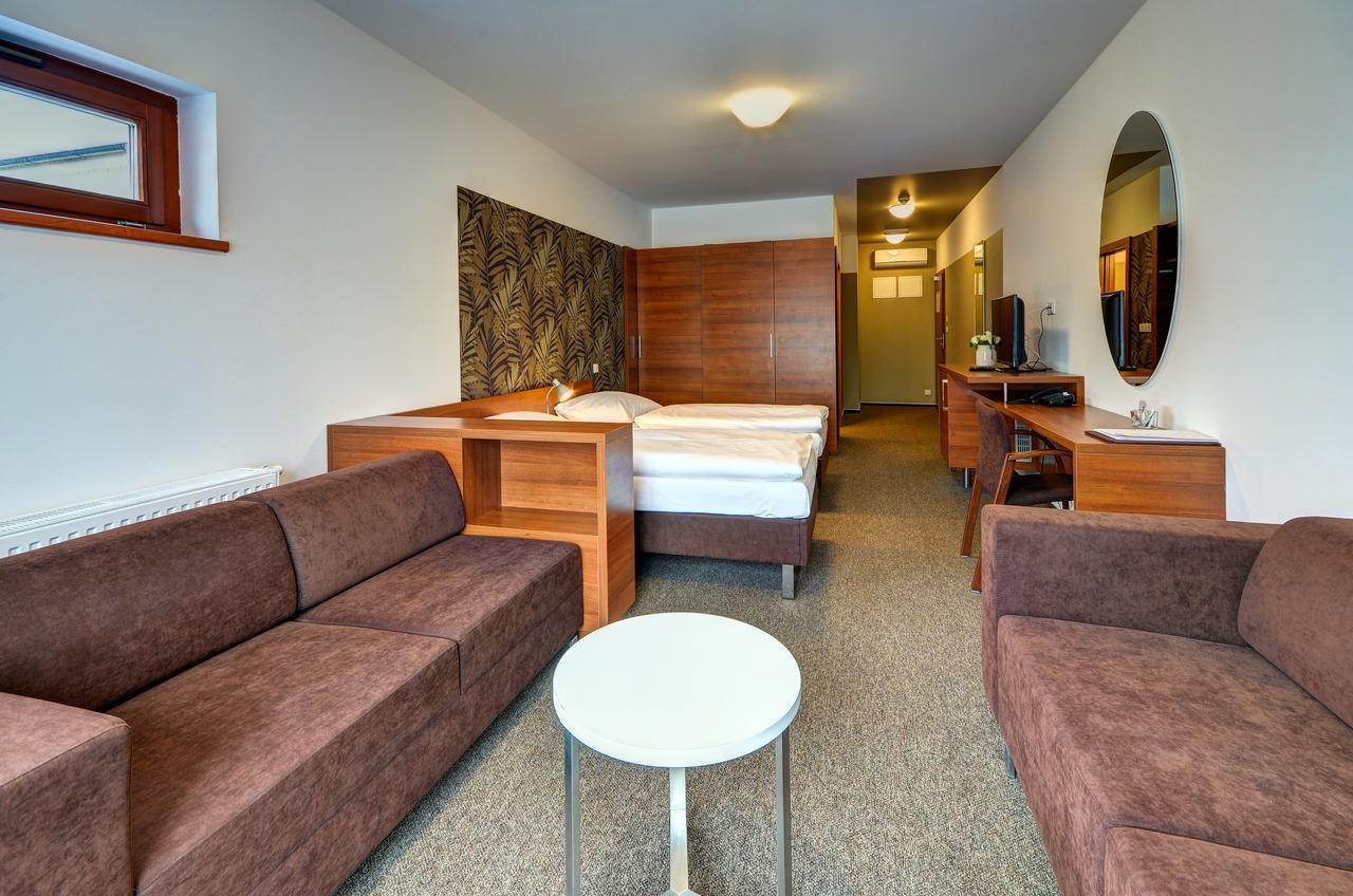 Hotel Iberia Opava Buitenkant foto