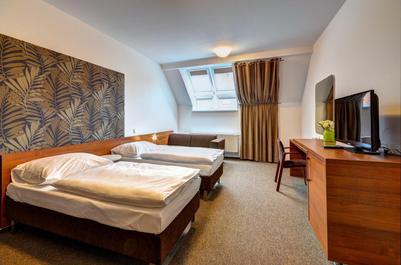 Hotel Iberia Opava Buitenkant foto